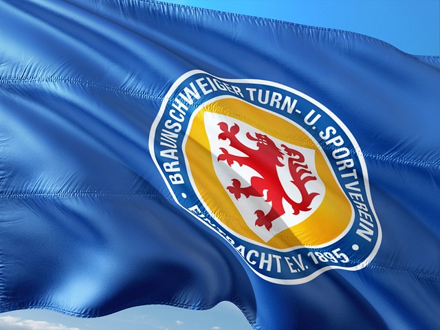 2-0！金球先生世界波，熊皇一锤定音，皇马4轮首胜，紧追巴塞罗那.